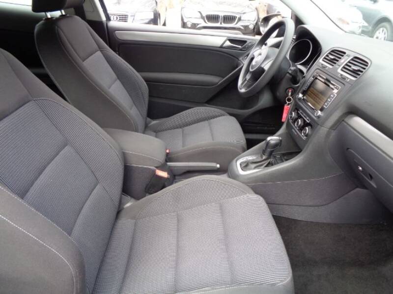 2012 Volkswagen Golf (image 21)