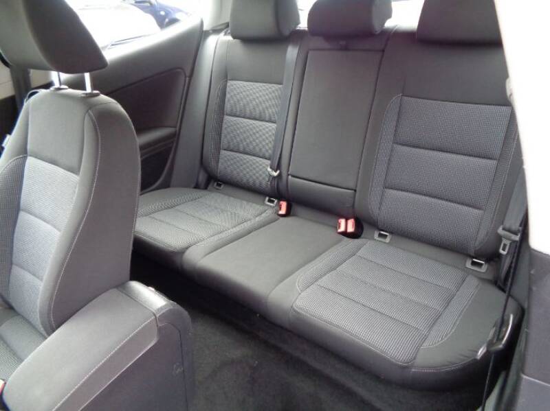 2012 Volkswagen Golf (image 23)