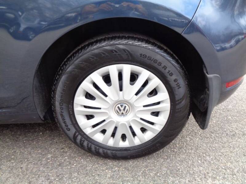2012 Volkswagen Golf (image 30)