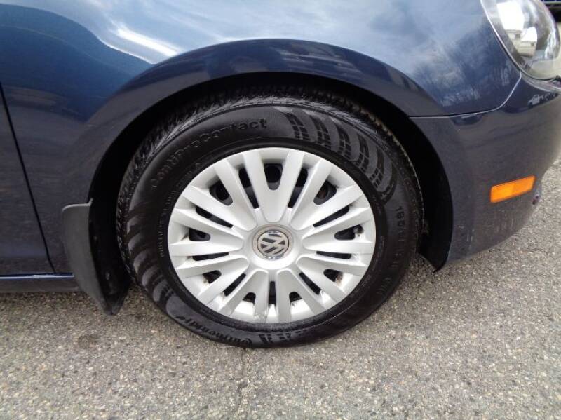2012 Volkswagen Golf (image 28)