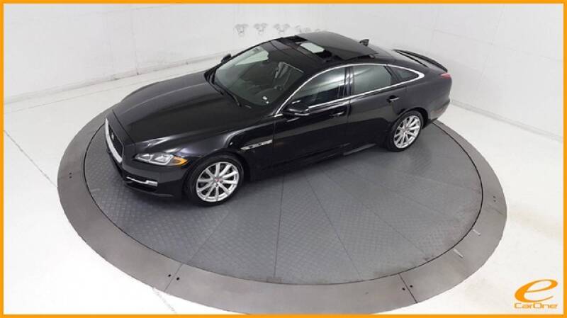 2016 Jaguar XJ R-Sport (image 71)
