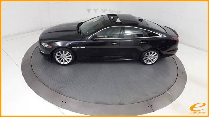 2016 Jaguar XJ R-Sport (image 72)