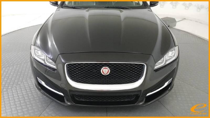 2016 Jaguar XJ R-Sport (image 8)
