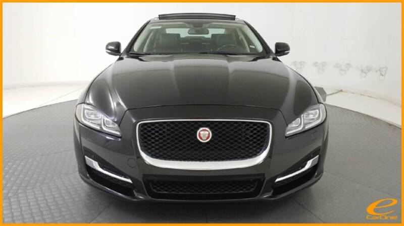 2016 Jaguar XJ R-Sport (image 2)