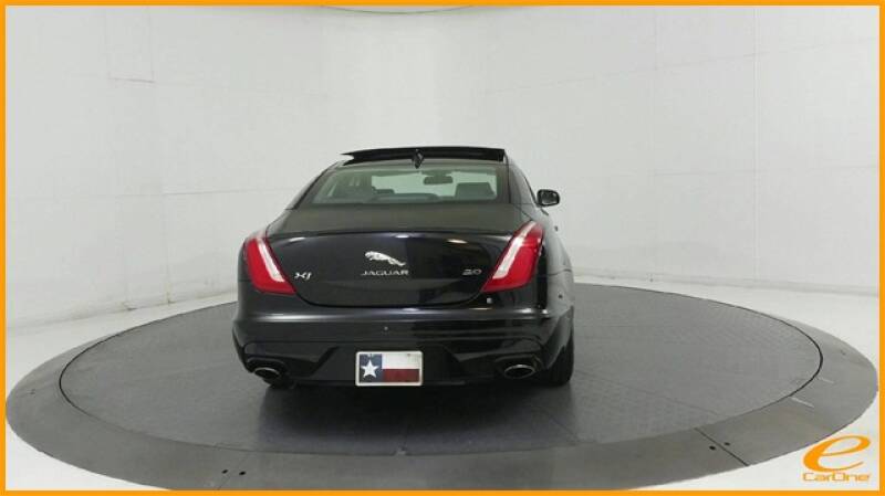 2016 Jaguar XJ R-Sport (image 87)