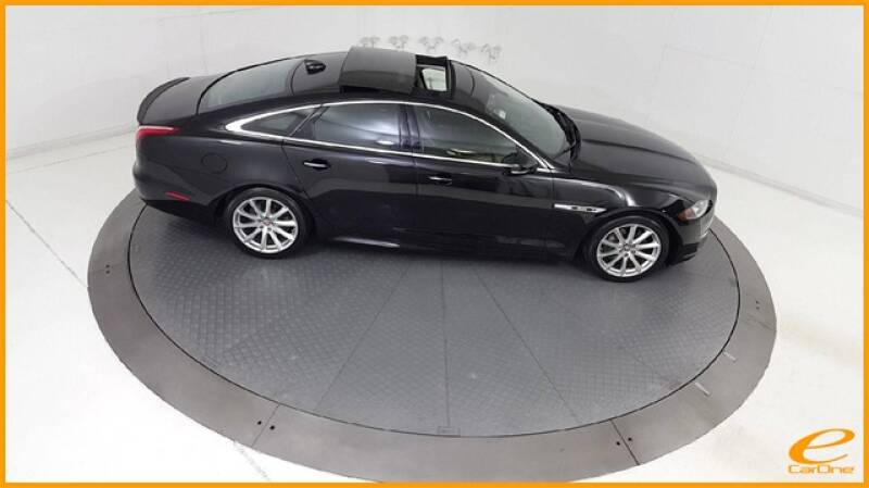 2016 Jaguar XJ R-Sport (image 78)