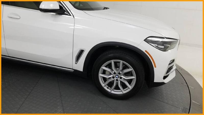 2019 BMW X5 xDrive40i (image 7)