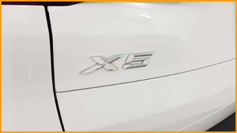 2019 BMW X5 xDrive40i (image 16)