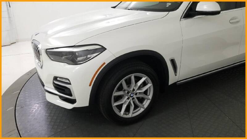 2019 BMW X5 xDrive40i (image 9)