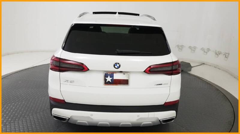 2019 BMW X5 xDrive40i (image 5)