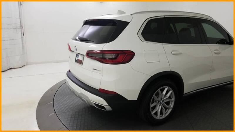 2019 BMW X5 xDrive40i (image 12)