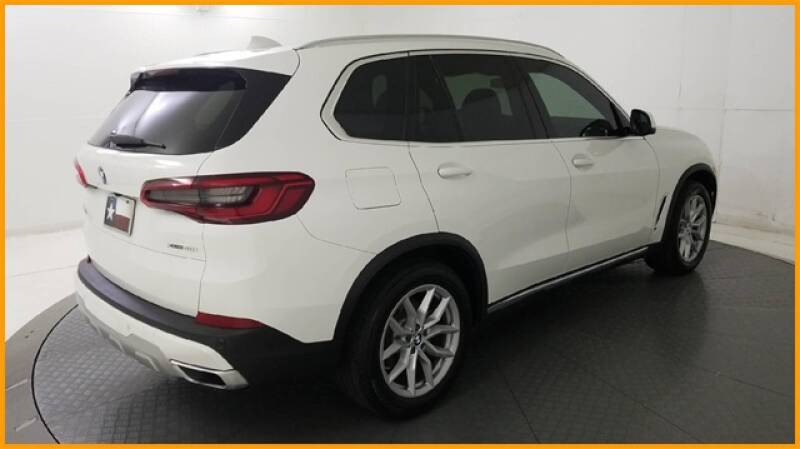 2019 BMW X5 xDrive40i (image 6)