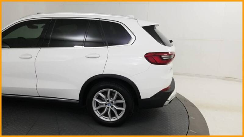 2019 BMW X5 xDrive40i (image 10)