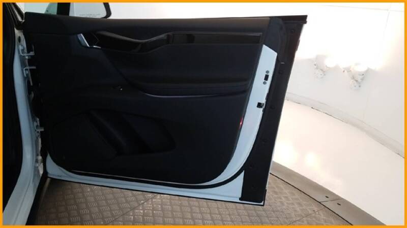 2018 Tesla Model X 100D (image 27)