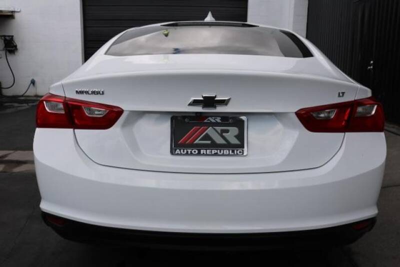 2016 Chevrolet Malibu LT (image 12)