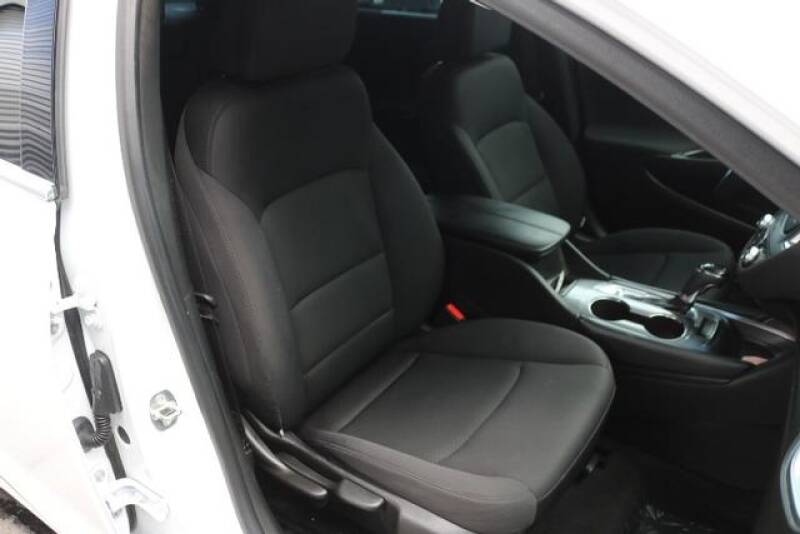2016 Chevrolet Malibu LT (image 19)