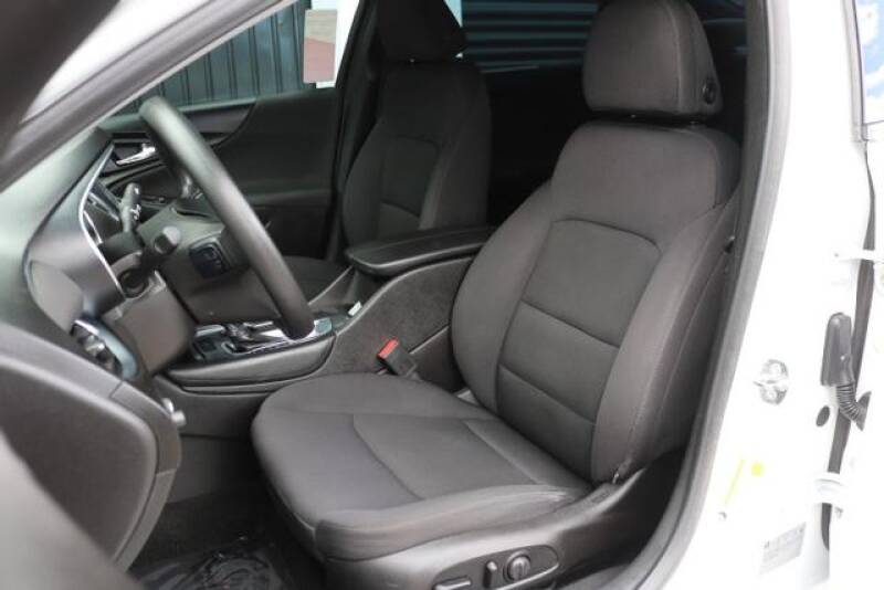 2016 Chevrolet Malibu LT (image 15)