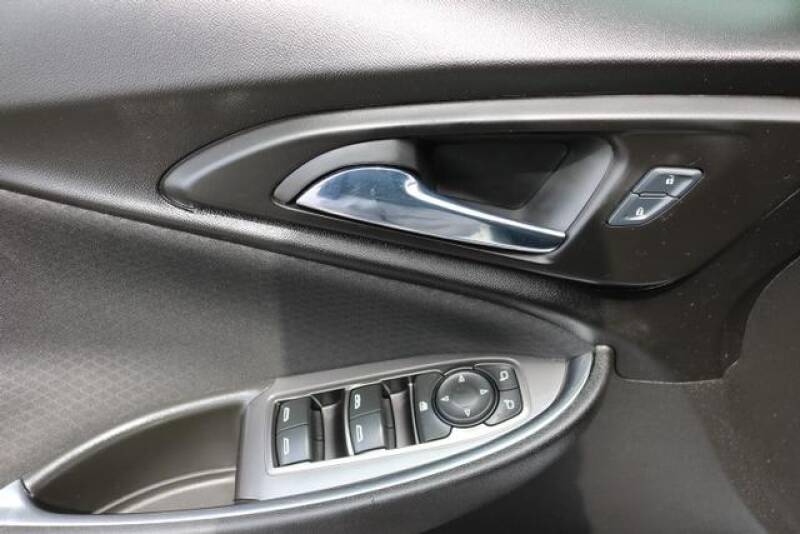 2016 Chevrolet Malibu LT (image 14)