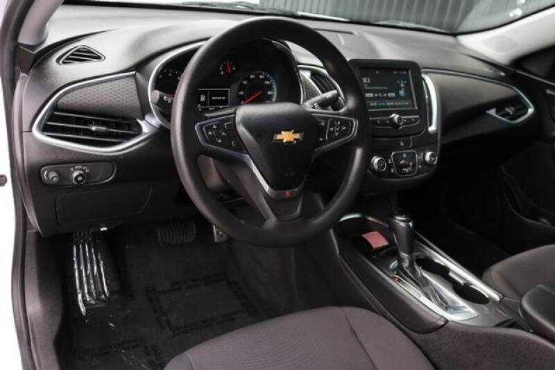 2016 Chevrolet Malibu LT (image 17)