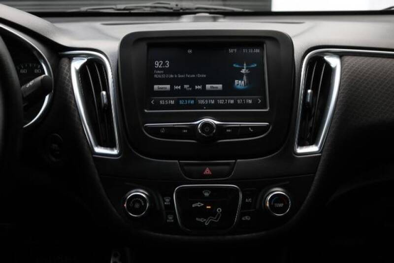 2016 Chevrolet Malibu LT (image 25)