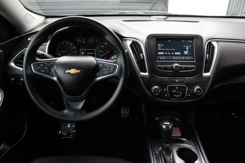 2016 Chevrolet Malibu LT (image 24)
