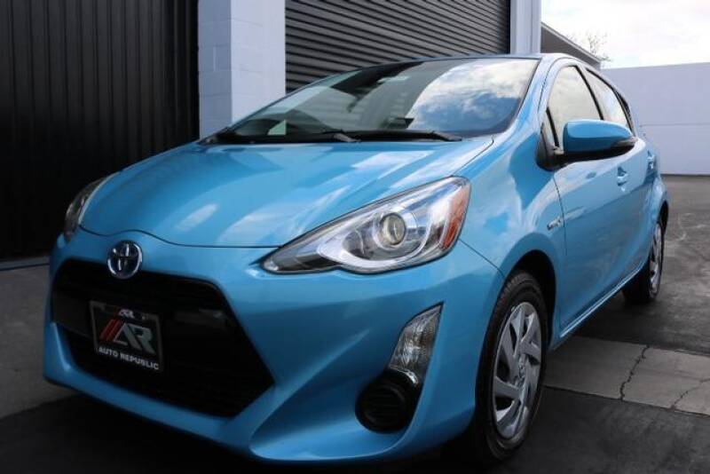 2015 Toyota Prius c Two (image 9)