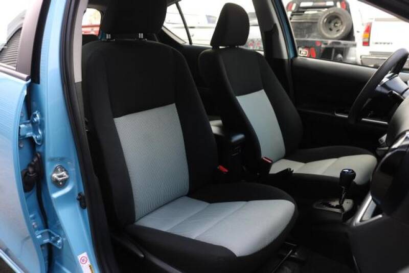 2015 Toyota Prius c Two (image 19)