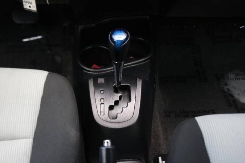 2015 Toyota Prius c Two (image 26)
