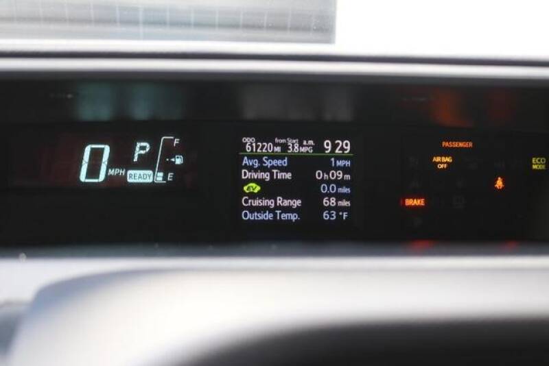 2015 Toyota Prius c Two (image 28)