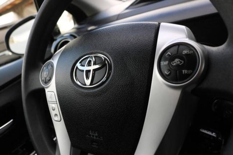 2015 Toyota Prius c Two (image 29)