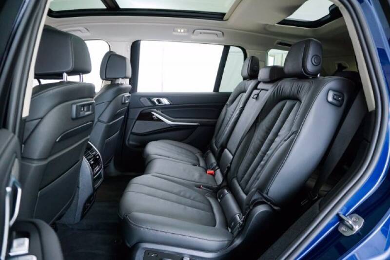 2020 BMW X7 xDrive40i (image 29)