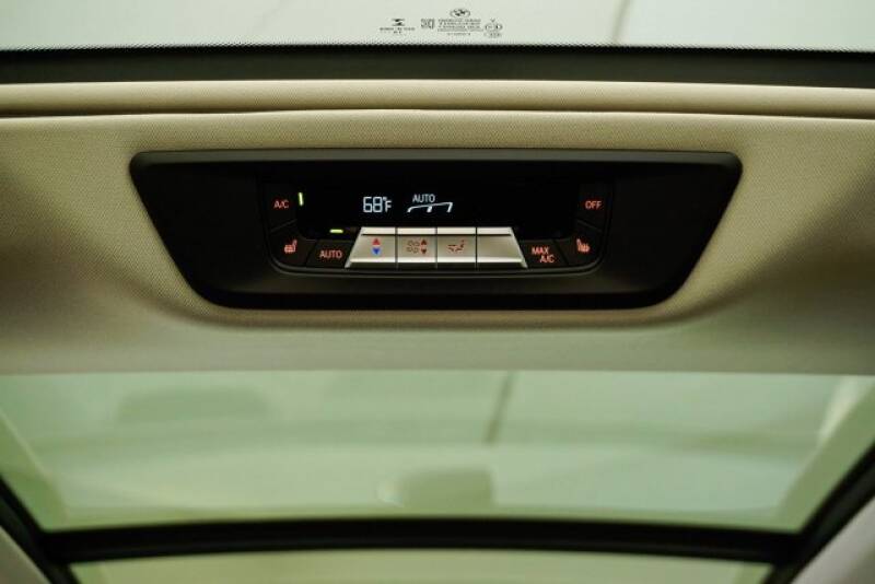 2020 BMW X7 xDrive40i (image 35)