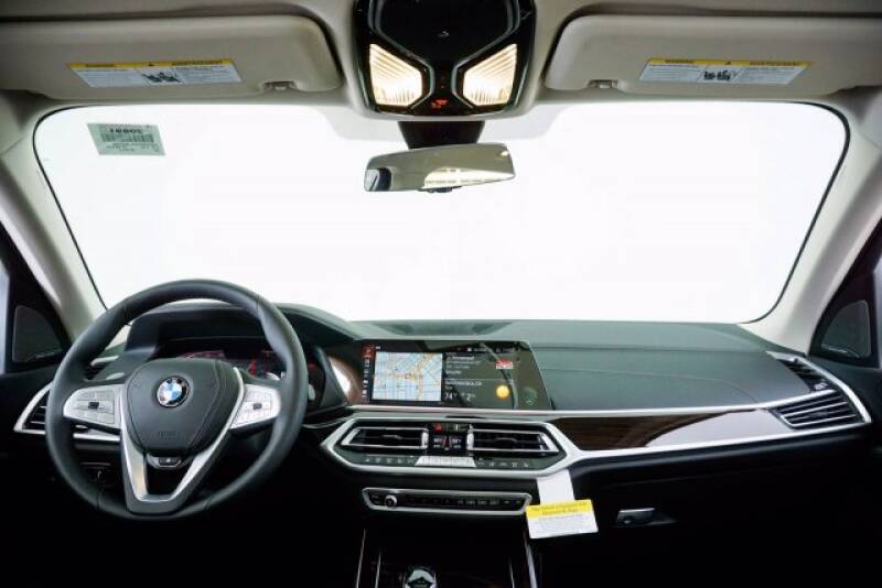 2020 BMW X7 xDrive40i (image 9)
