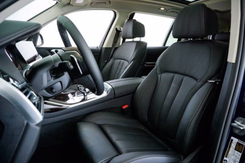 2020 BMW X7 xDrive40i (image 28)