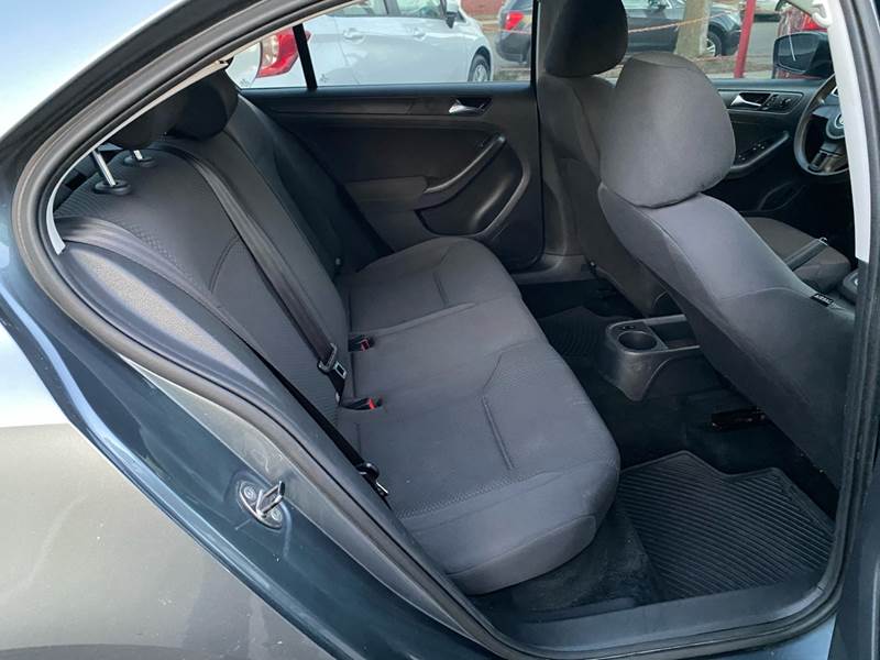 2011 Volkswagen Jetta (image 17)