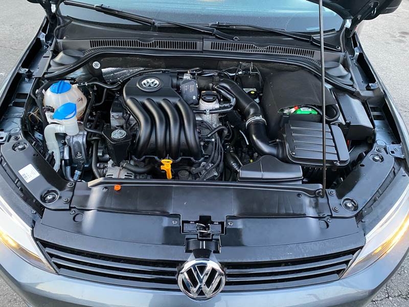 2011 Volkswagen Jetta (image 23)