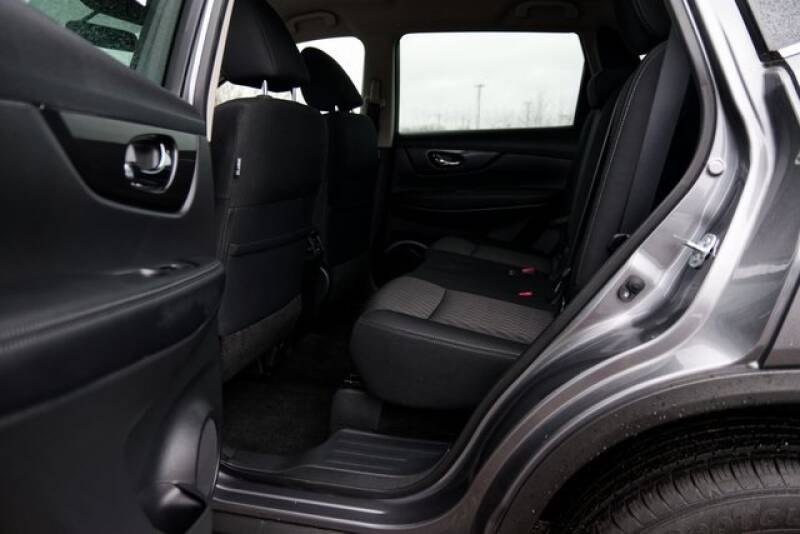 2017 Nissan Rogue (image 17)