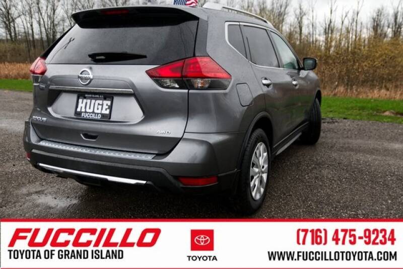 2017 Nissan Rogue (image 5)