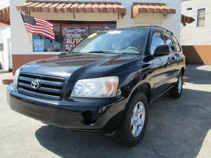 2004 Toyota Highlander for sale at DOWNTOWN MOTORS in Macon GA