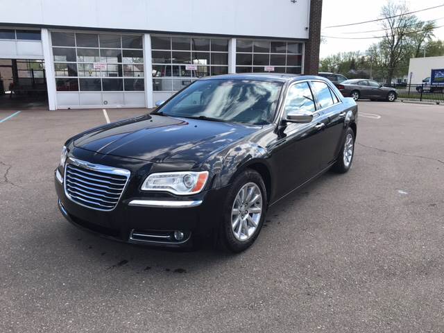 2011 Chrysler 300 for sale at Summit Palace Auto in Waterford MI