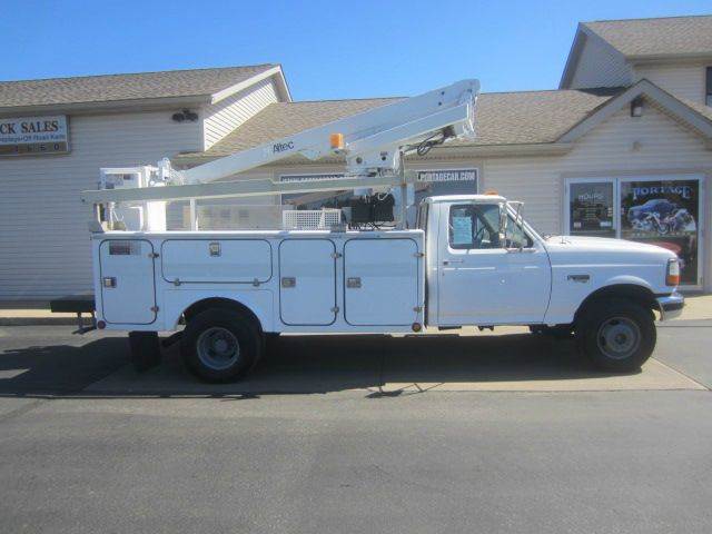 1997 Ford F-450 Super Duty ALTEC BUCKET  for sale at Portage Car & Truck Sales Inc. in Akron OH