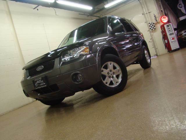 2006 Ford Escape for sale at Luxury Auto Finder in Batavia IL