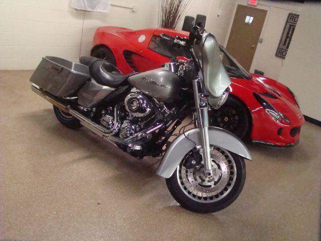 2009 Harley-Davidson Street Glide for sale at Luxury Auto Finder in Batavia IL