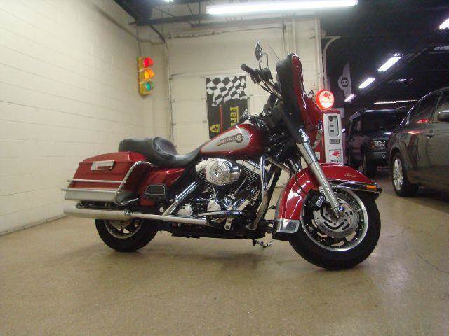 2005 Harley-Davidson ELECTRA GLIDE CLASSIC for sale at Luxury Auto Finder in Batavia IL