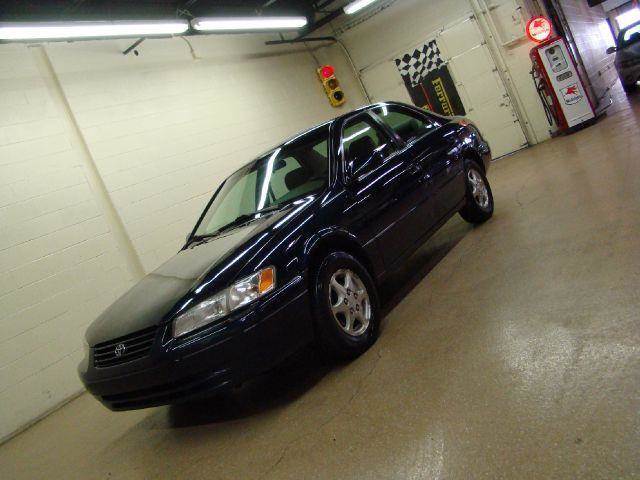1997 Toyota Camry for sale at Luxury Auto Finder in Batavia IL