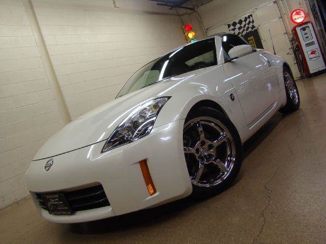 2008 Nissan 350Z for sale at Luxury Auto Finder in Batavia IL