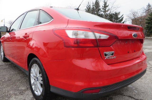 2012 Ford Focus SEL (image 3)