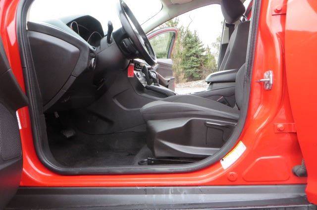 2012 Ford Focus SEL (image 11)