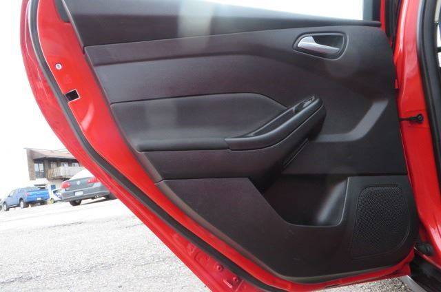 2012 Ford Focus SEL (image 43)