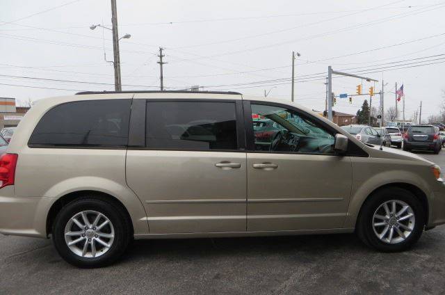 2014 Dodge Grand Caravan SXT (image 8)